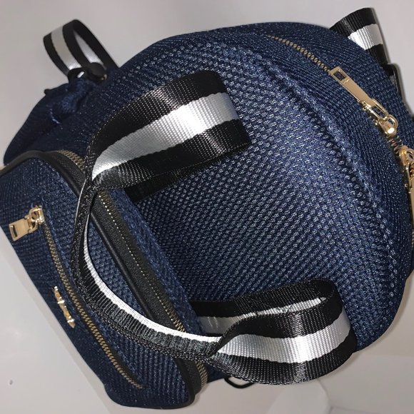 Mesh Backpack - Picture 4 of 5